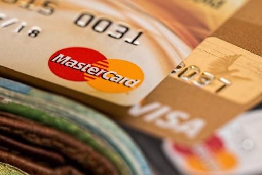 Pros and Cons of Using Credit Cards Today