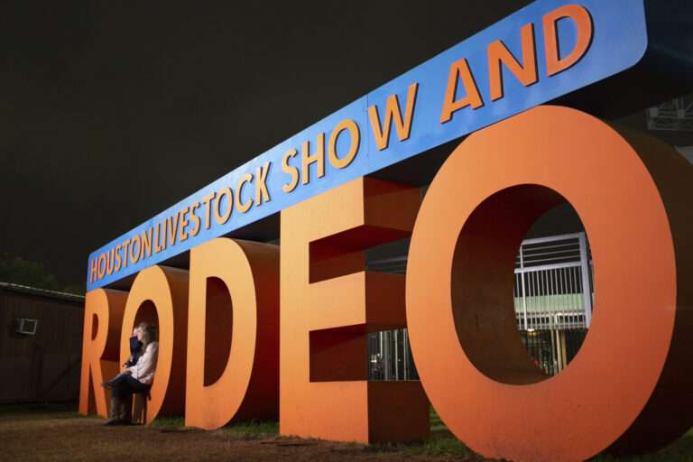 Learn How to Volunteer for Houston Livestock Show and Rodeo in 2025