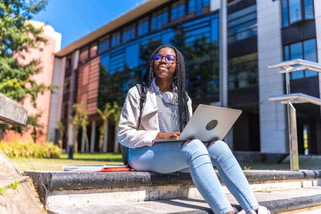 How to Plan for College Expenses